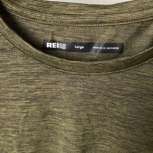Mens REI t shirt
